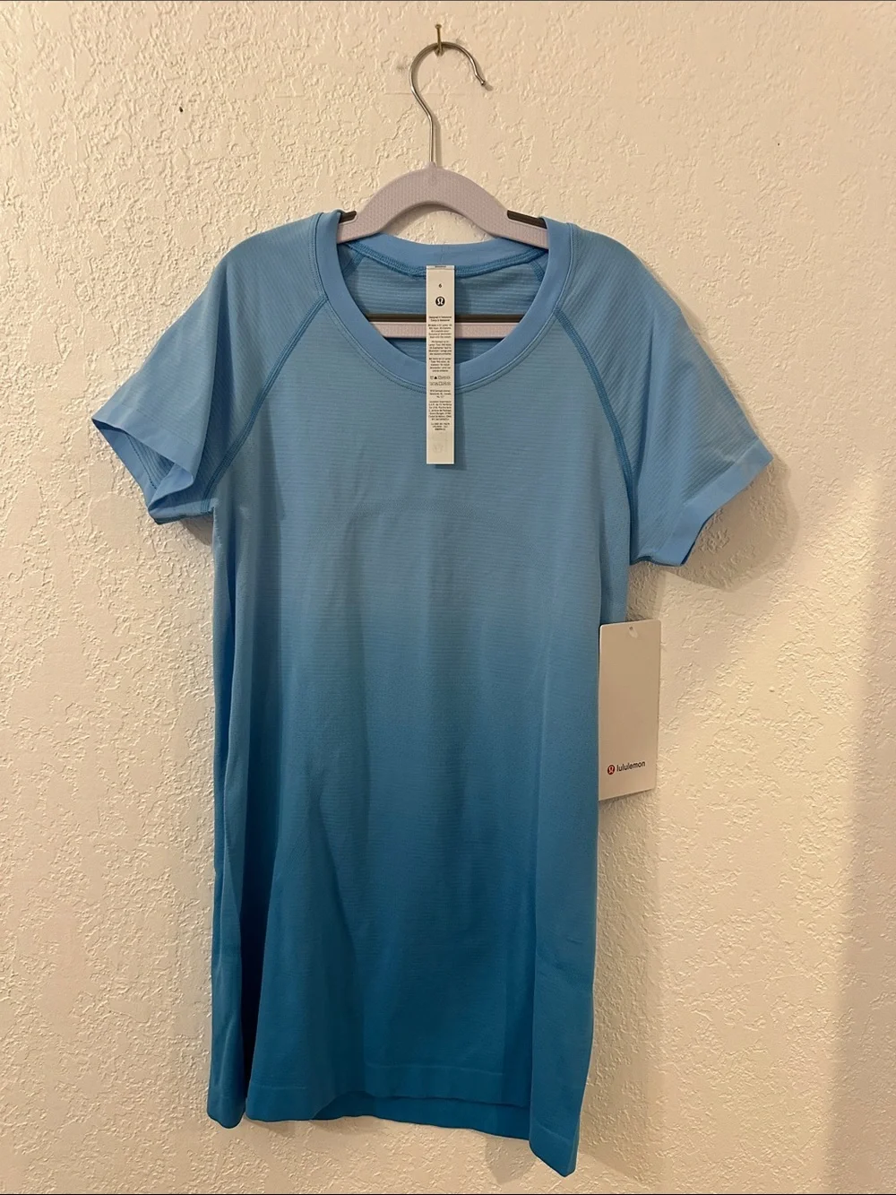 Lululemon Blue Ombré Swiftly Tech 2.0 Short Sleeve Size 6 NWT To Dye For